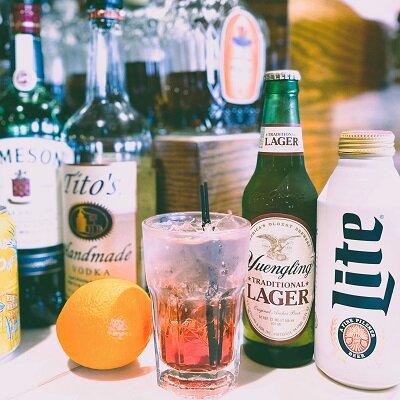 Joe's Grill drink and bar selections