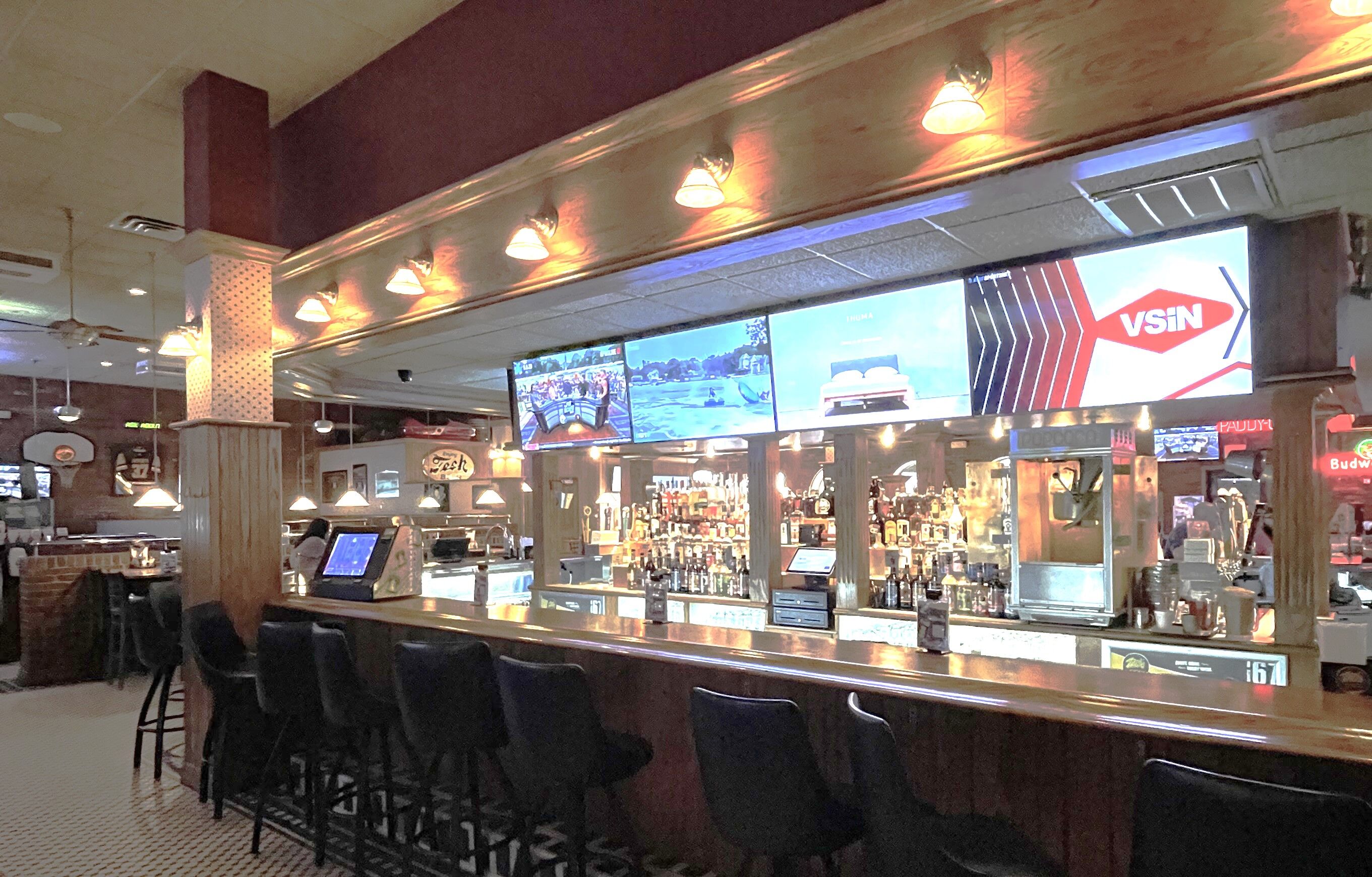 Zach's Sports and Spirits restaurant and bar atmosphere